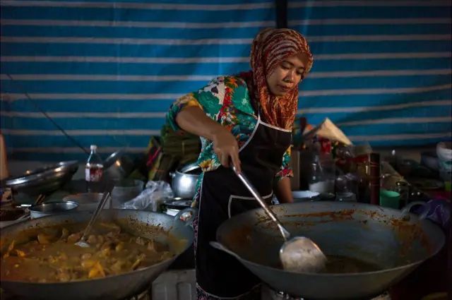 Bundo Yenni · Dapur Rendang